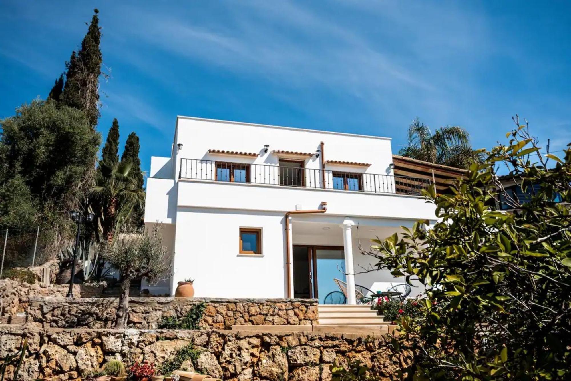 Ines Villa Búger